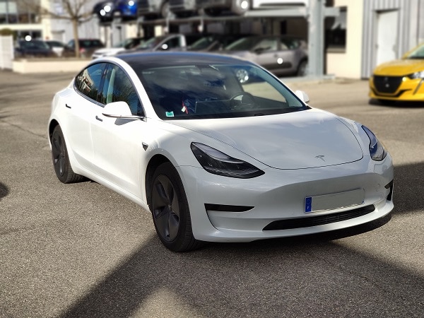 Pimas aménage la 1ère Tesla Model 3 de France destinée à la conduite auto-école !